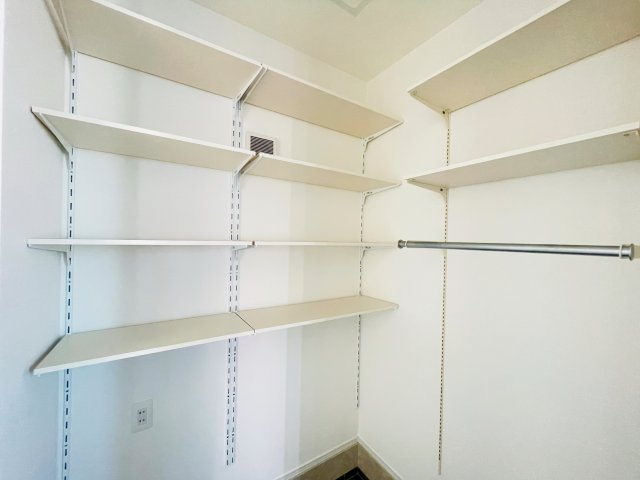 『八王子市新築戸建て』八王子市絹ケ丘1-15-3【仲介手数料無料】の収納|～仲介手数料無料☆八王子ひなた不動産～八王子市絹ケ丘　新築戸建て