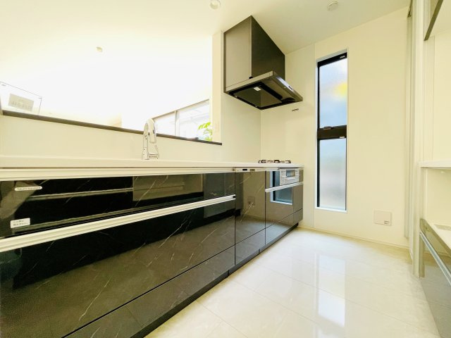 『八王子市新築戸建て』八王子市絹ケ丘1-15-3【仲介手数料無料】のキッチン|～仲介手数料無料☆八王子ひなた不動産～八王子市絹ケ丘　新築戸建て