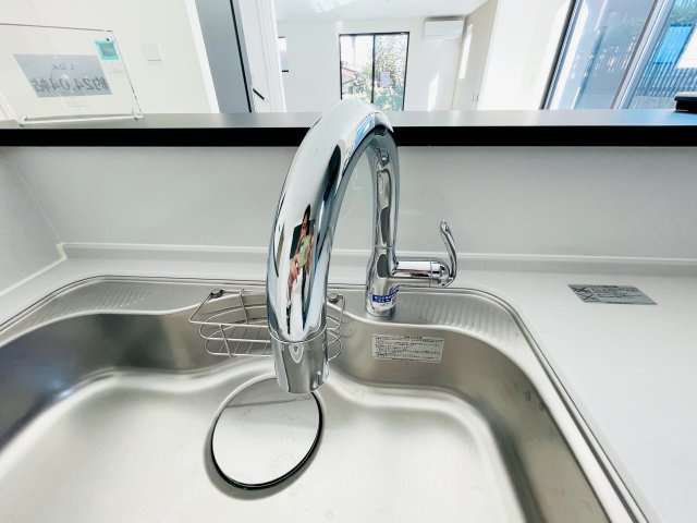 『八王子市新築戸建て』八王子市絹ケ丘1-15-3【仲介手数料無料】のキッチン|～仲介手数料無料☆八王子ひなた不動産～八王子市絹ケ丘　新築戸建て