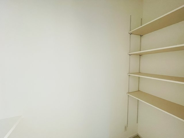 『八王子市新築戸建て』八王子市絹ケ丘1-15-3【仲介手数料無料】の収納|～仲介手数料無料☆八王子ひなた不動産～八王子市絹ケ丘　新築戸建て