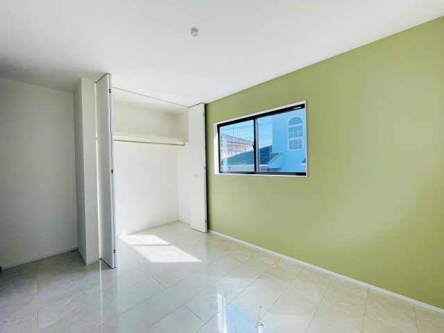 『八王子市新築戸建て』八王子市絹ケ丘1-15-3【仲介手数料無料】の洋室|～仲介手数料無料☆八王子ひなた不動産～八王子市絹ケ丘　新築戸建て