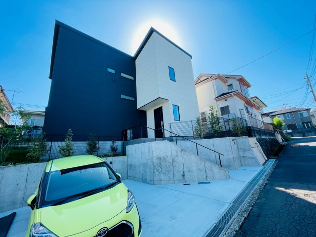 祝成約　八王子市　絹ケ丘　新築戸建ての外観|～仲介手数料無料☆八王子ひなた不動産～八王子市絹ケ丘　新築戸建て