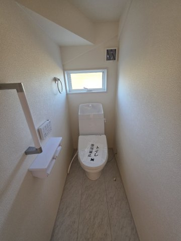 【トイレ】 | リーブルガーデン．S　寄居露梨子　 | ２号棟現地トイレ（2025年12月06日）撮