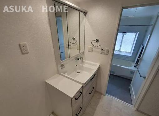 フェリズ横浜公園の独立洗面台