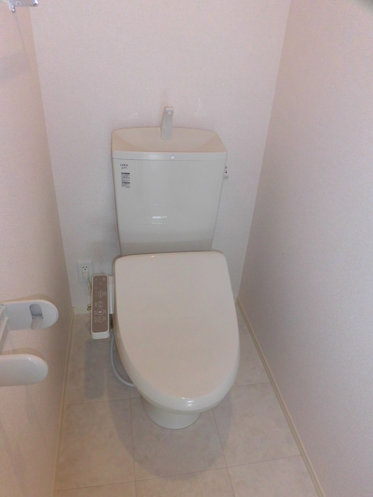 ラ・ヴェスタ|102 温水洗浄暖房便座