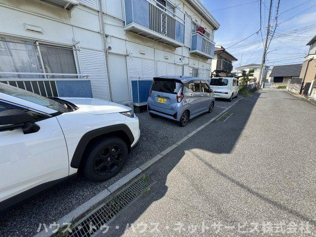 ソリッドリファイン柏の駐車場