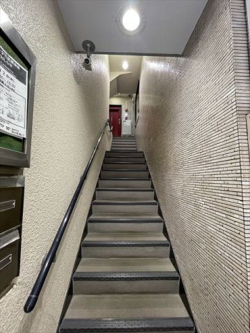 朝日電機ビルの洋室