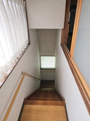 【玄関】 | 本城町戸建て | 明るい玄関です