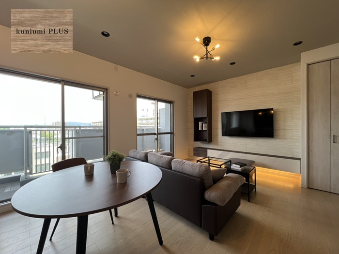 ベル・パークシティ画地ⅢWEST棟の居間・リビング