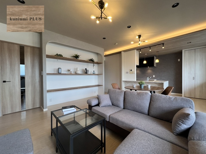 ベル・パークシティ画地ⅢWEST棟の居間・リビング