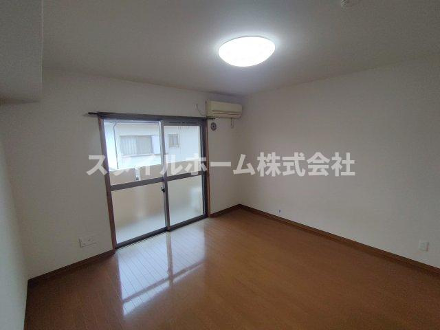 ビアンシュール美園の居間・リビング