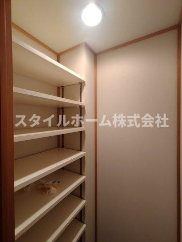 ビアンシュール美園の収納