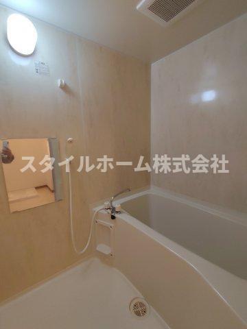 ビアンシュール美園の浴室