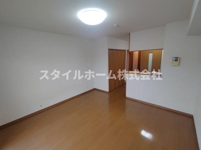 ビアンシュール美園の居間・リビング