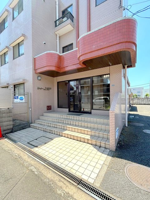 シャトー上清戸のエントランス