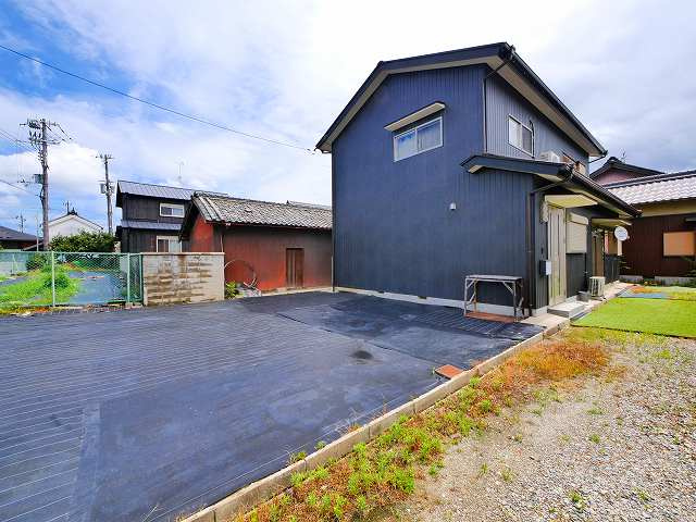 西の京テラスハウスの駐車場