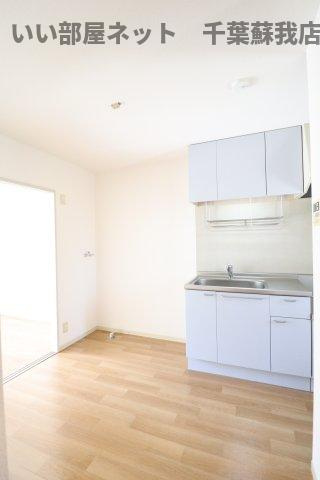 ソレイユ若葉　Aの居間・リビング|ゆったりとした居間です