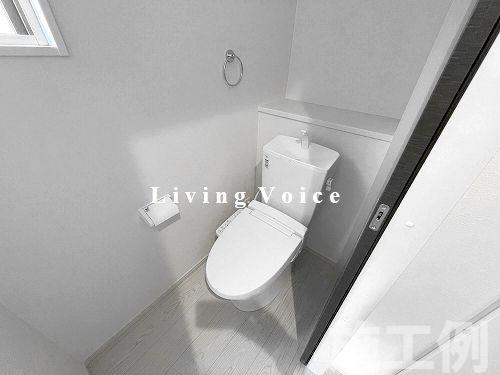 【トイレ】 | 【仲介手数料０円】藤沢市高倉　新築一戸建て　全3棟 | 藤沢市高倉　新築一戸建て　全3棟