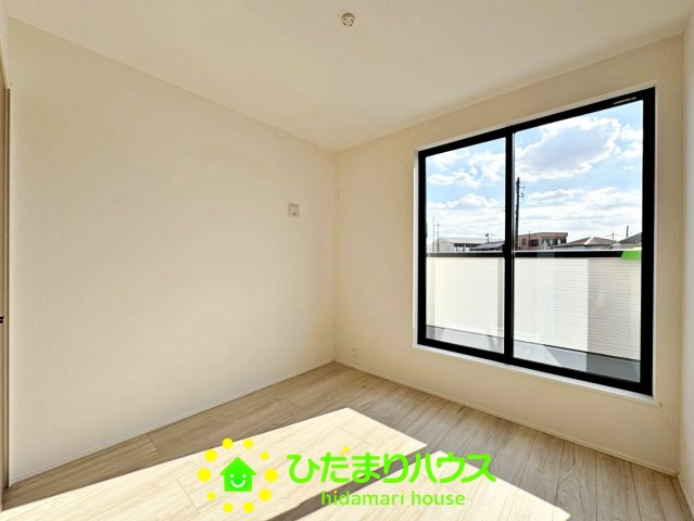 春日部市米島24-1期　新築一戸建て　リナージュの洋室