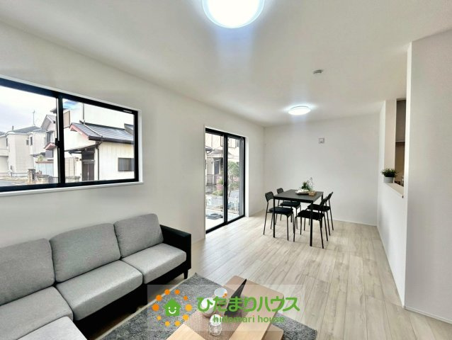 春日部市米島24-1期　新築一戸建て　リナージュの居間・リビング