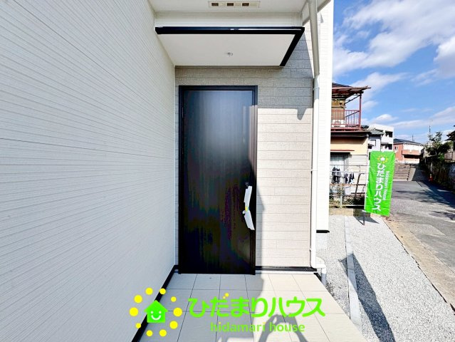 春日部市米島24-1期　新築一戸建て　リナージュの玄関