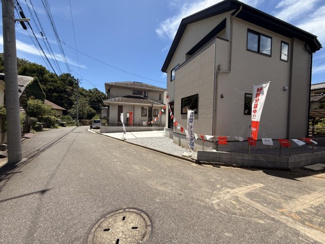 【前面道路含む現地写真】