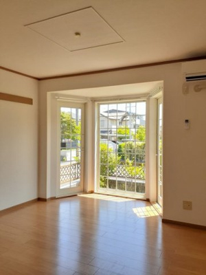 【居間・リビング】 | ノーブル・ハイムⅠ