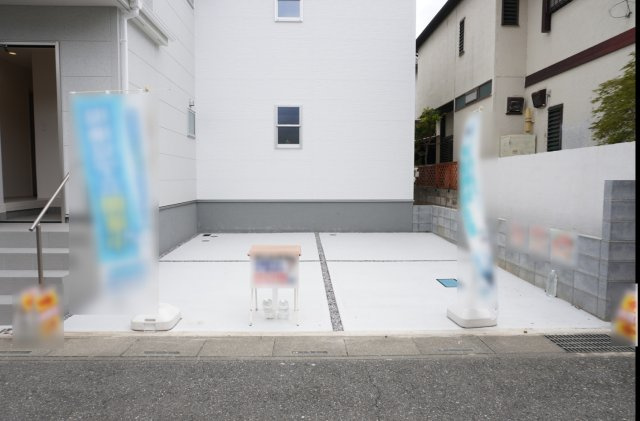 越谷市弥栄町3丁目 新築分譲住宅の駐車場