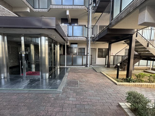 ライオンズマンション春日部緑町のその他共用部分|パティオ