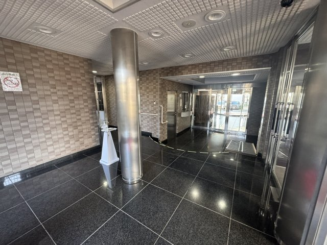 ライオンズマンション春日部緑町のエントランス|エントランス内
