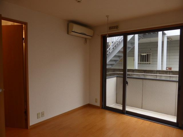 ヒルクレストの居間・リビング|別号室の参考写真です。