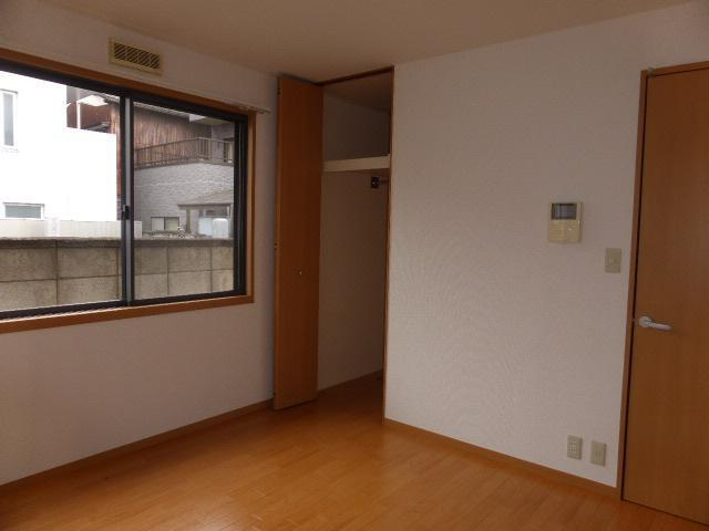 ヒルクレストの居間・リビング|別号室の参考写真です。