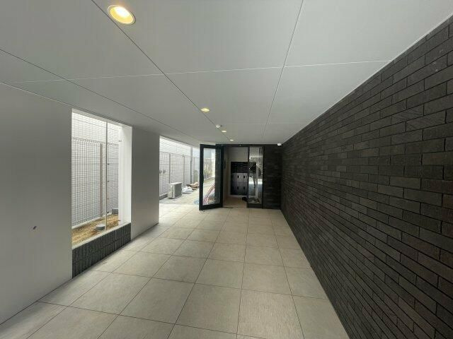 ルオーレ上北沢駅前のロビー