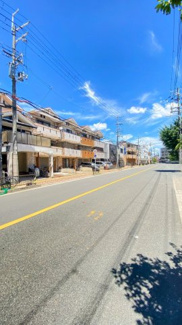 【前面道路含む現地写真】
