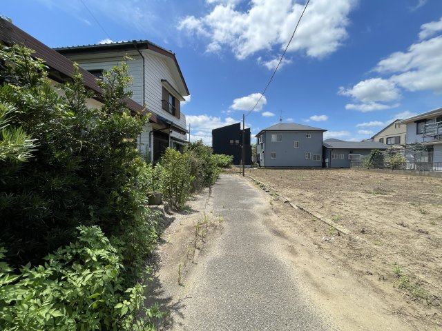 南飯塚売戸建の前面道路含む現地写真