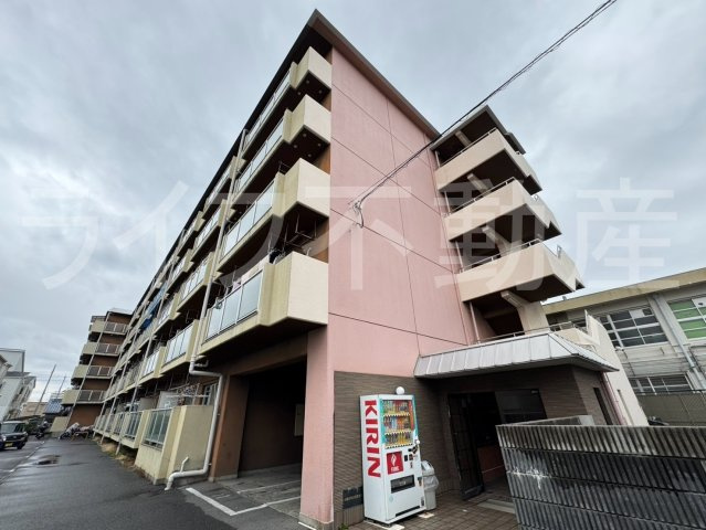 花園マンション巽のエントランス