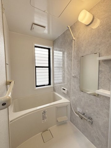 西蔵町 リフォーム済 一戸建の浴室