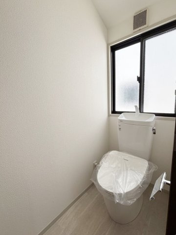 西蔵町 リフォーム済 一戸建のトイレ