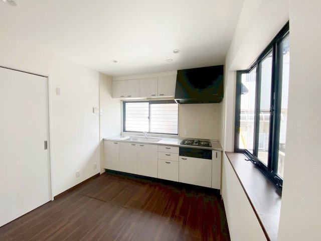 西蔵町 リフォーム済 一戸建のキッチン