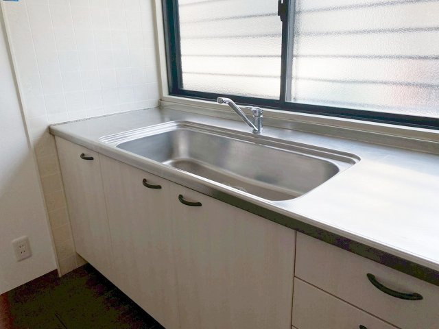 西蔵町 リフォーム済 一戸建のキッチン