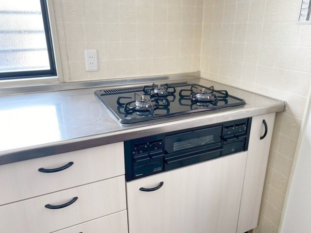 西蔵町 リフォーム済 一戸建のキッチン