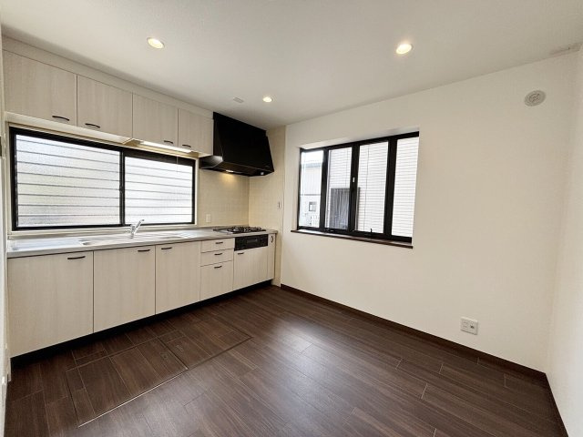 西蔵町 リフォーム済 一戸建のキッチン