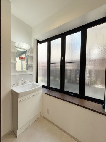 西蔵町 リフォーム済 一戸建の独立洗面台