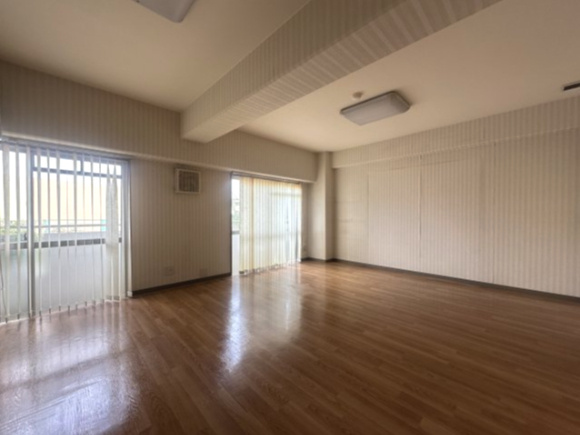 アルフィーネ厚生町の居間・リビング