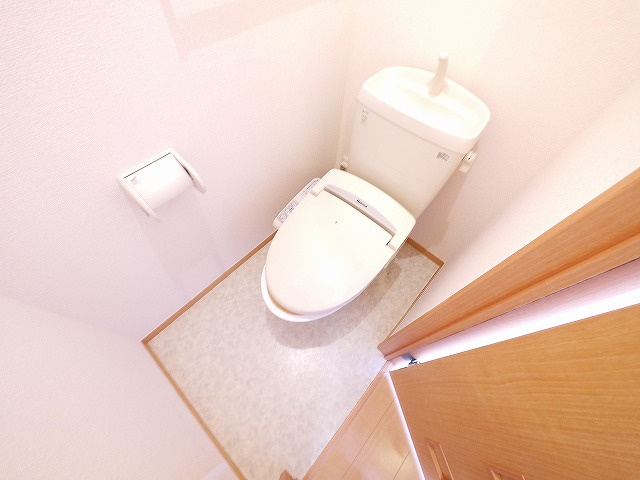 マ・メゾン榮　Ⅲの玄関|ゆったりとした玄関です