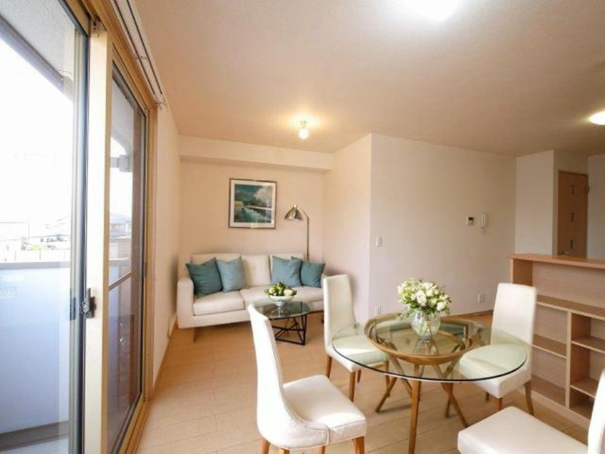 マ・メゾン榮　Ⅲの居間・リビング|使いやすい居間です