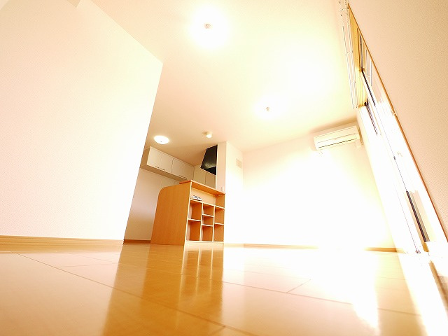 マ・メゾン榮　Ⅲの寝室|明るい洋室です。