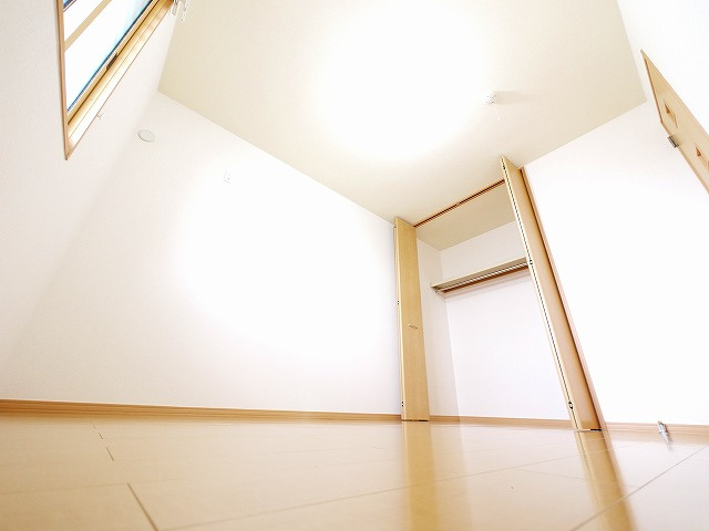 マ・メゾン榮　Ⅲの洗面所|脱衣スペースもあります