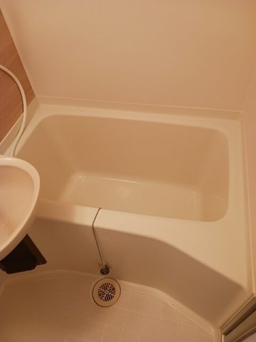 レジデンスササハラの浴室|落ち着いた空間のお風呂です