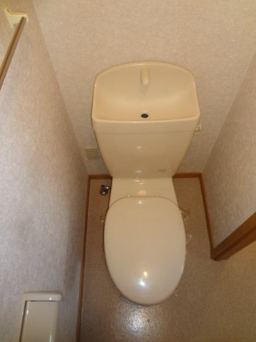 熊本市北区鶴羽田町のアパートのトイレ|清潔感のあるトイレです